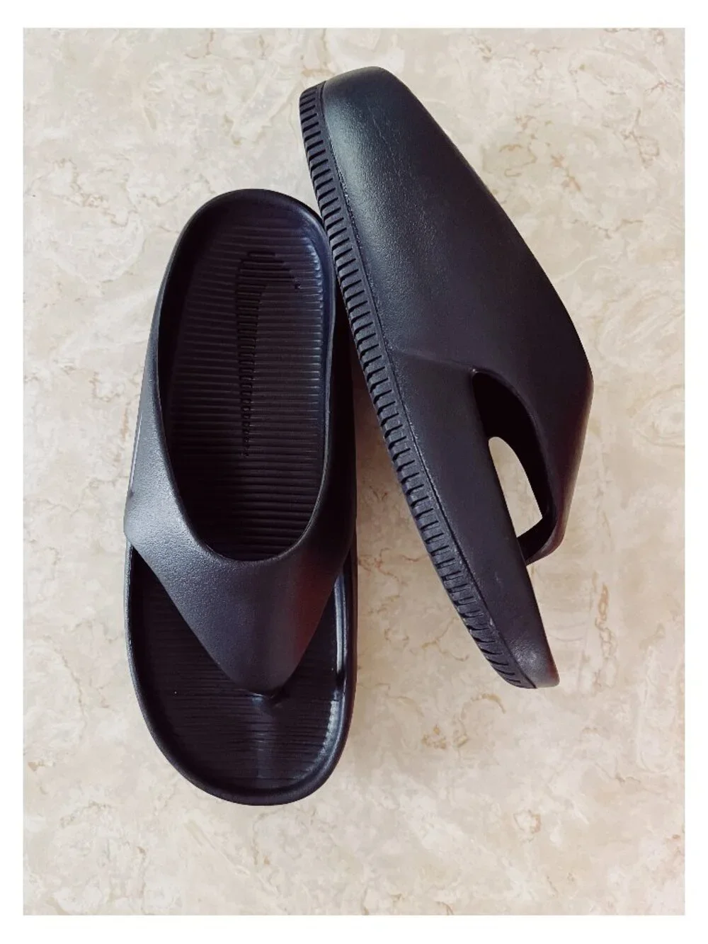 NWOB Nike Sz 7 Wmns Calm Black Flip Flop Thong Sandal